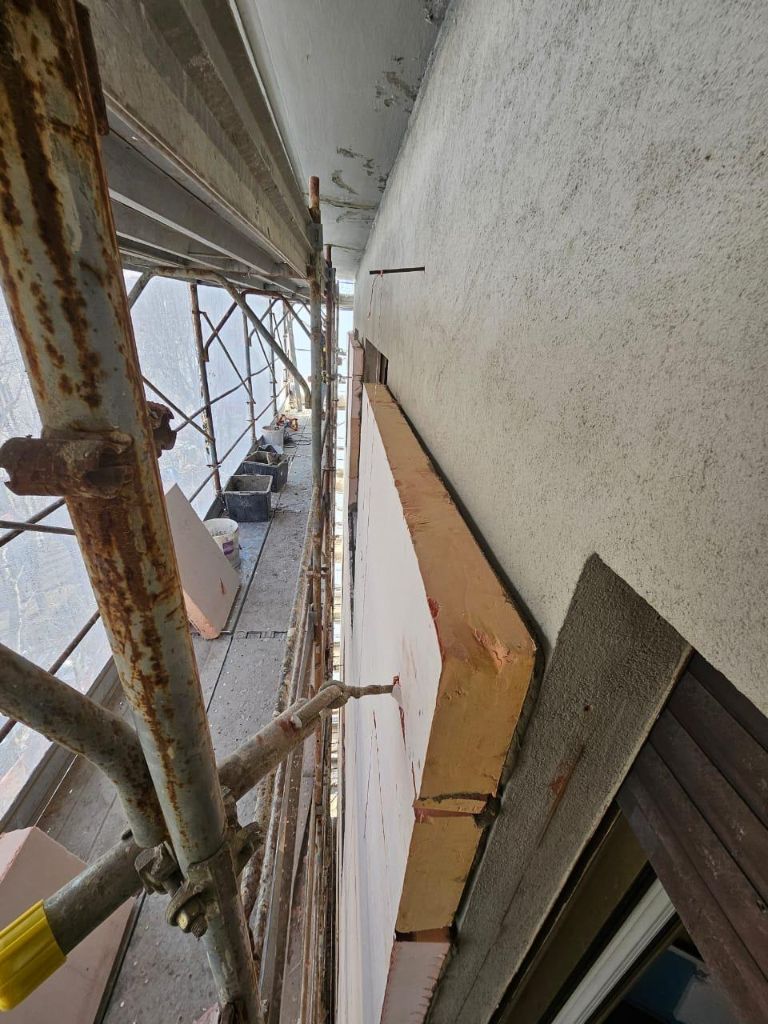 Installazione pannelli isolanti su facciata